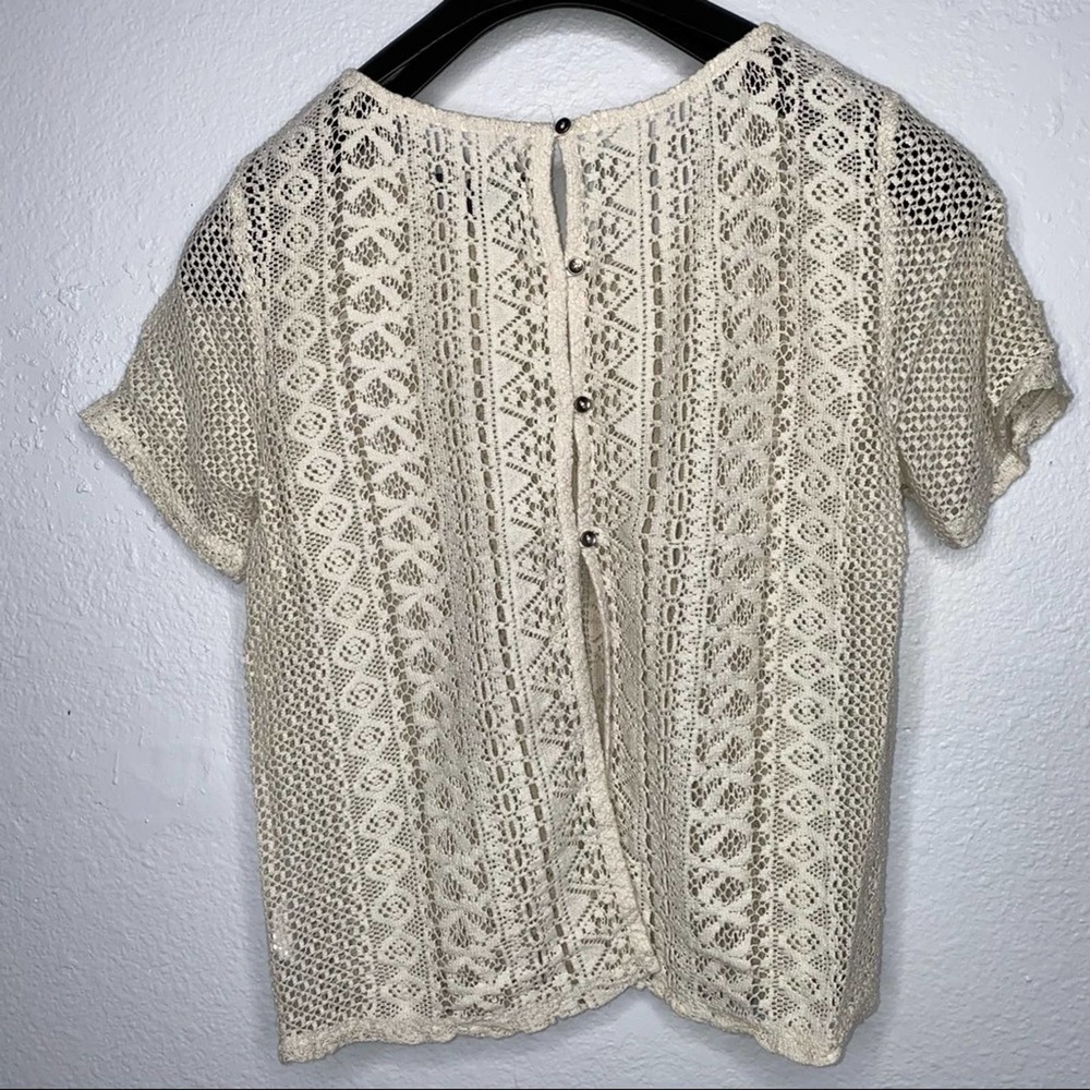 American Eagle Beige Cream Tan Knit Crop Short Sleeve Top M Blouse w Buttons - Picture 2 of 4